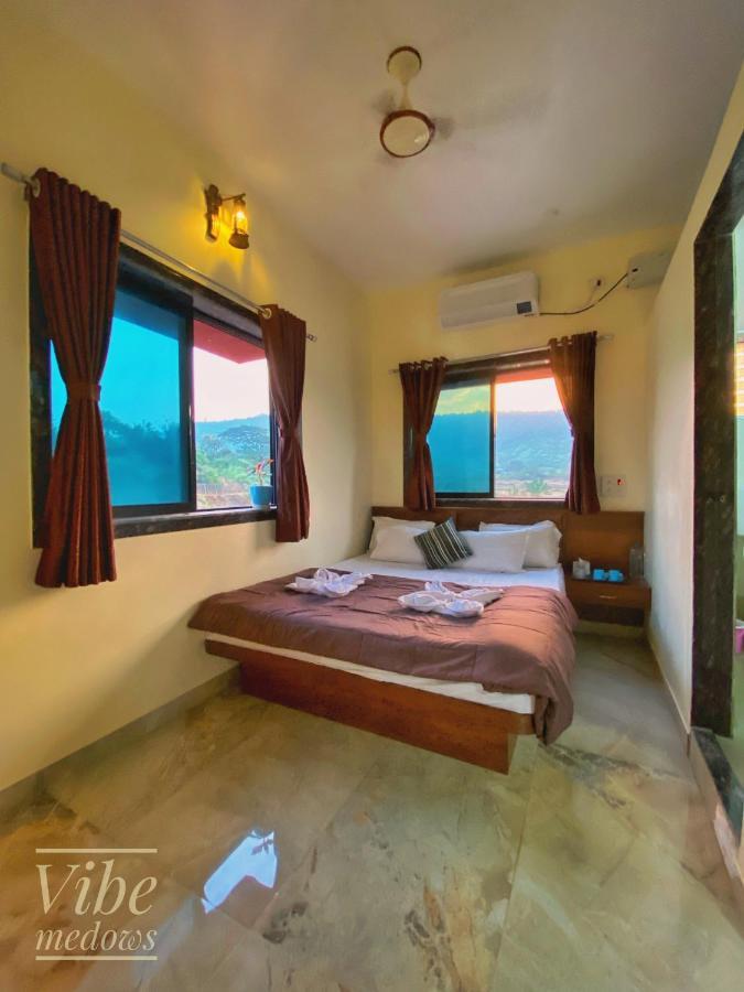 Vibe Meadows Villa With Private Swimming Pool Near Kashid Beach ภายนอก รูปภาพ
